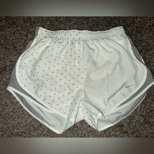 Women’s NIKE Tempo Dri Fit Mid-Rise Run Athletic Short Size Large Grey Stars